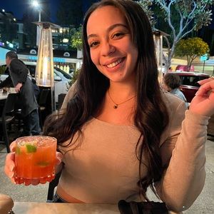 Meet your Posher, D Naomi